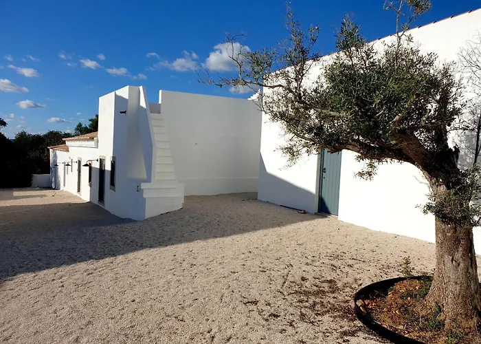 Uma * Santa Bárbara de Nexe